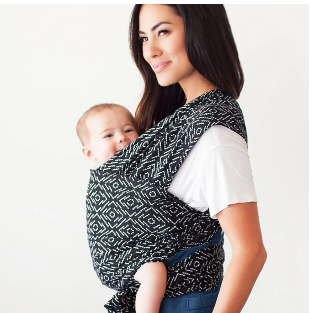 NIB - Moby Wrap Petunia Pickle Bottom 8-33lbs